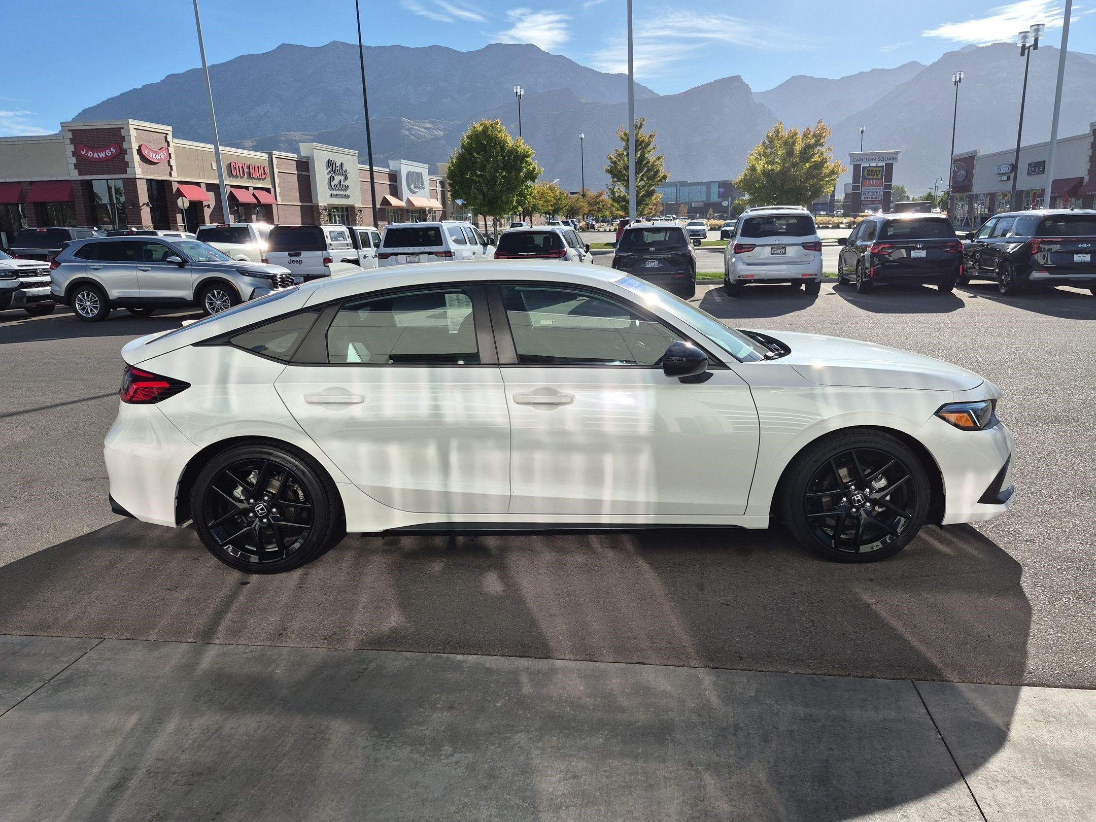 honda civic hatchback 2024 19XFL2H84RE005925 image honda civic hatchback 2024 19XFL2H84RE005925 image
